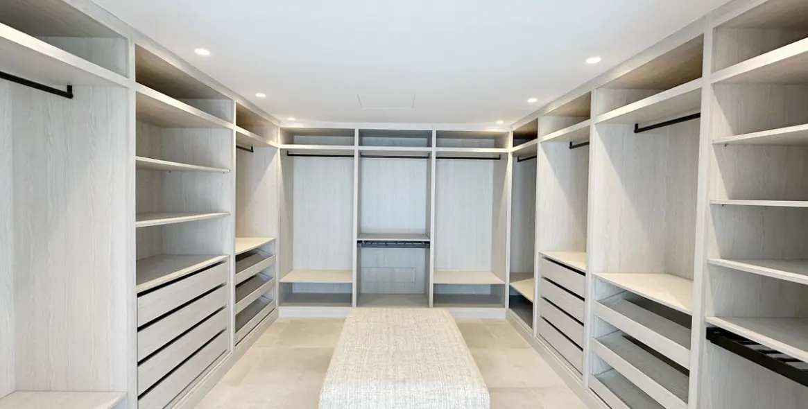 Sale of detached villa in El Madroñal 52