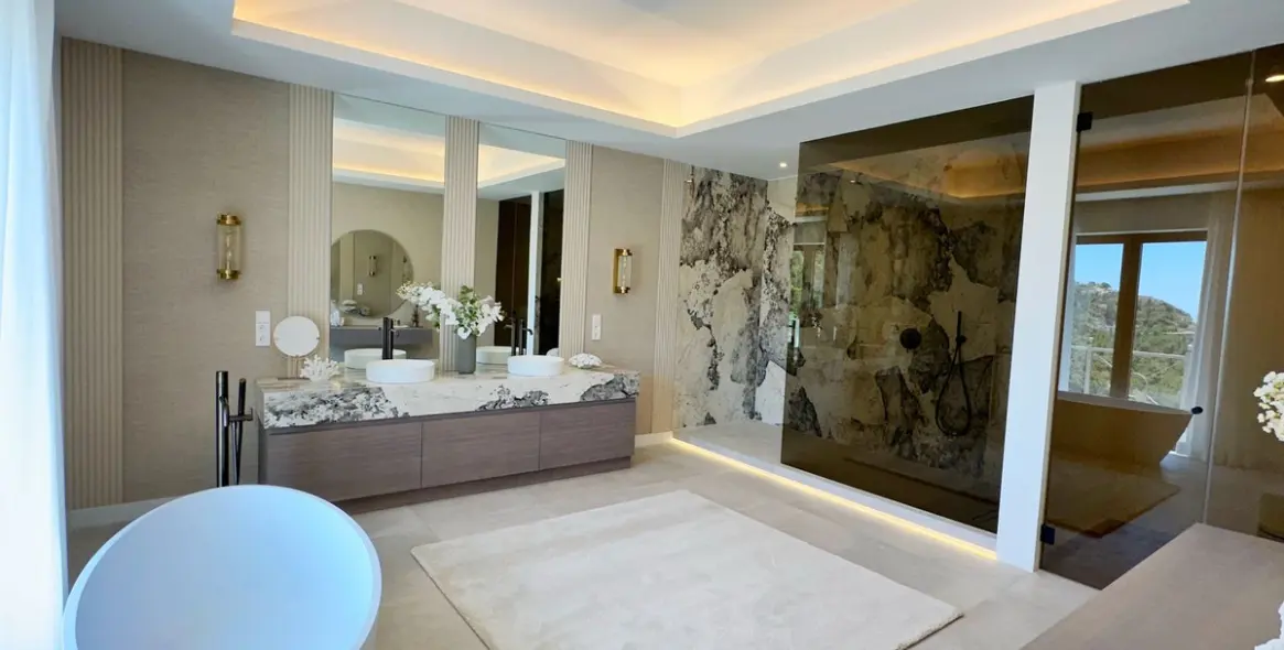 Sale of detached villa in El Madroñal 56
