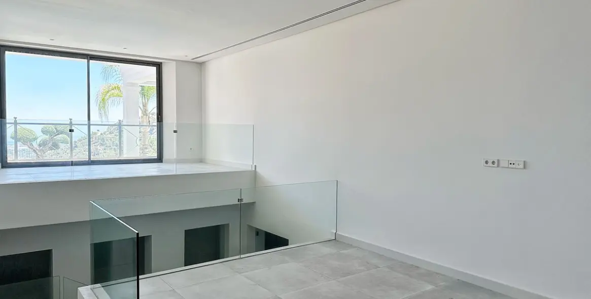 Sale of detached villa in El Madroñal 60