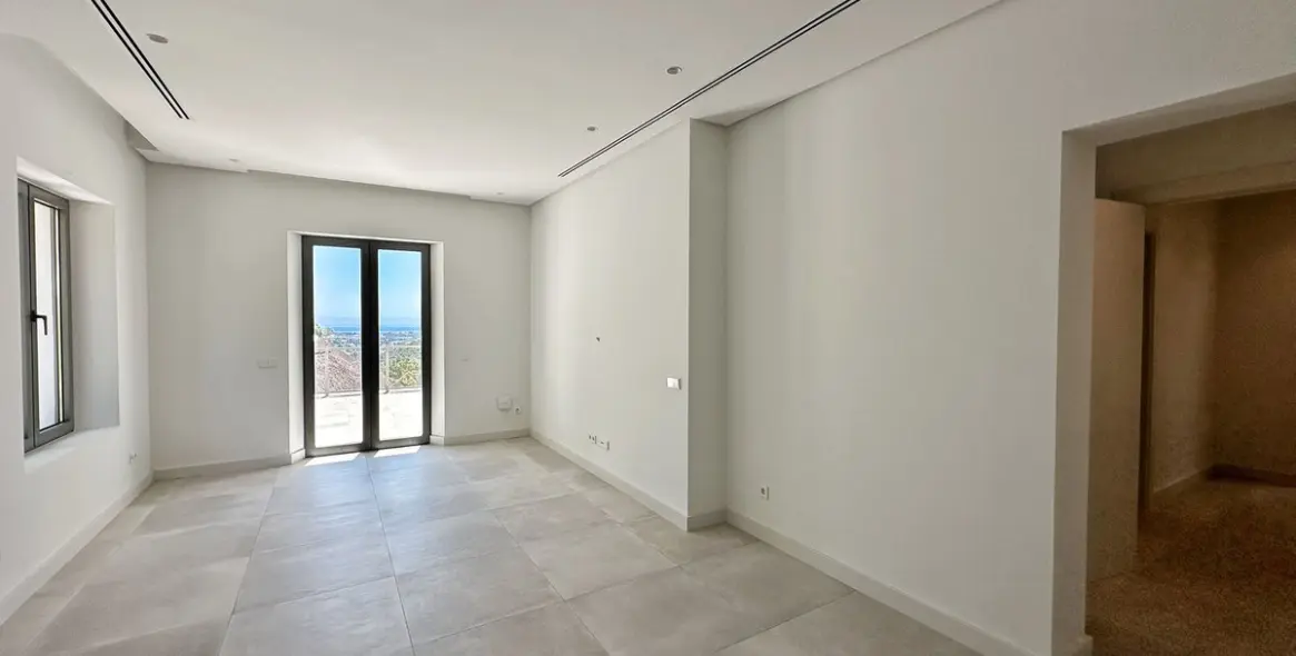 Sale of detached villa in El Madroñal 65