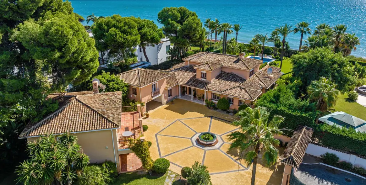 Sale of detached villa in Benamara 1