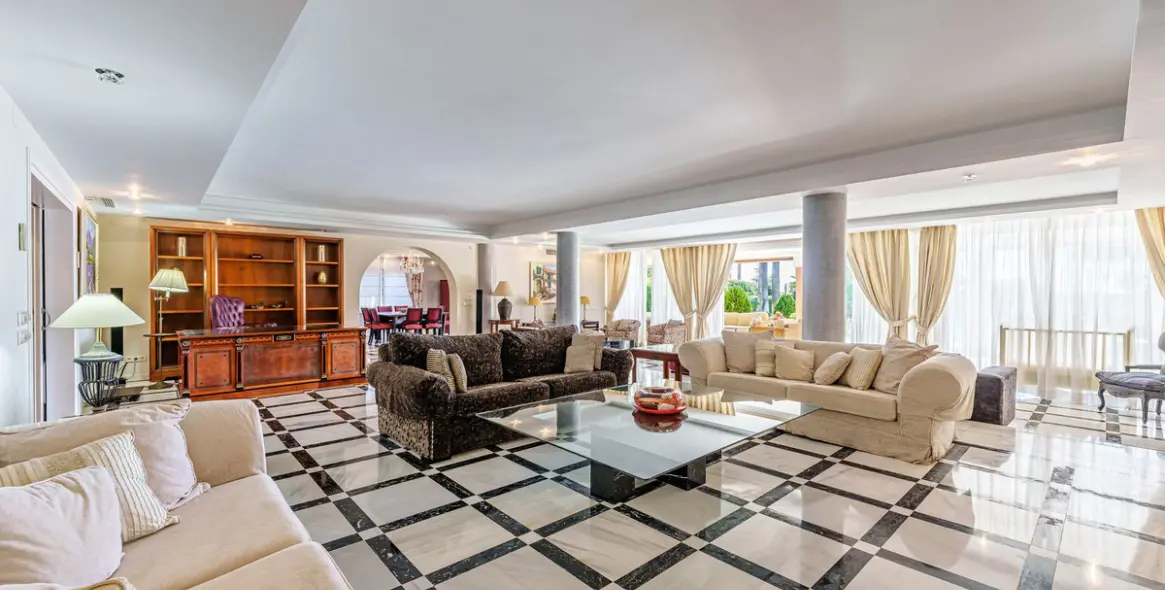 Sale of detached villa in Benamara 7