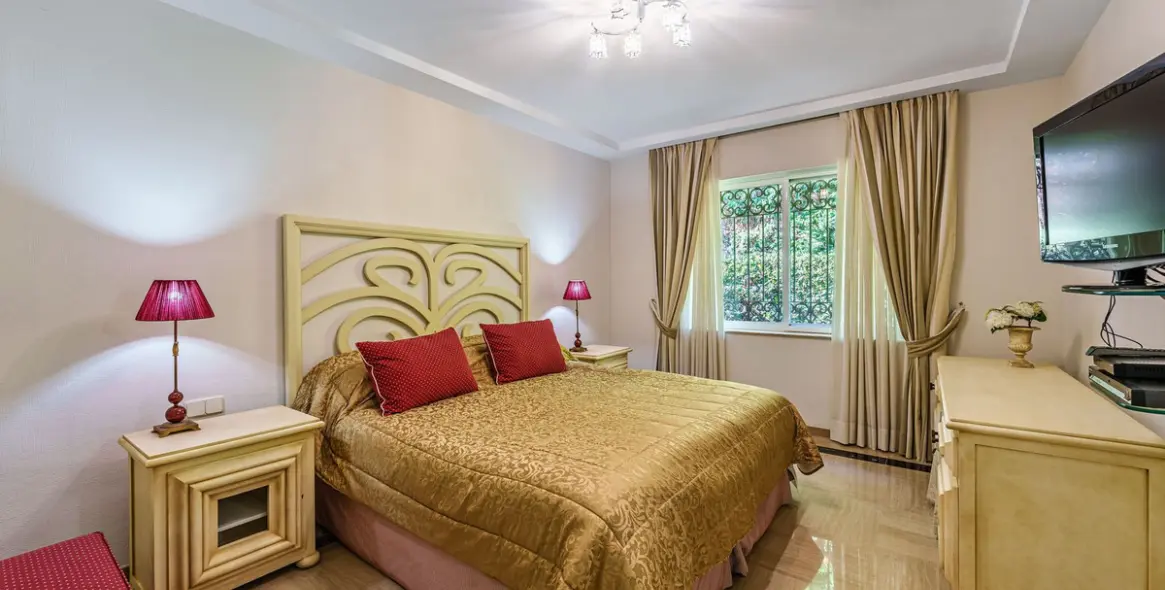 Sale of detached villa in Benamara 10