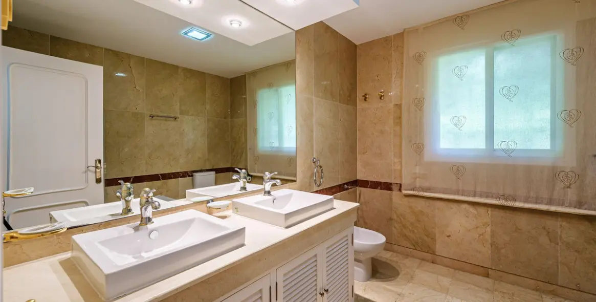 Sale of detached villa in Benamara 11