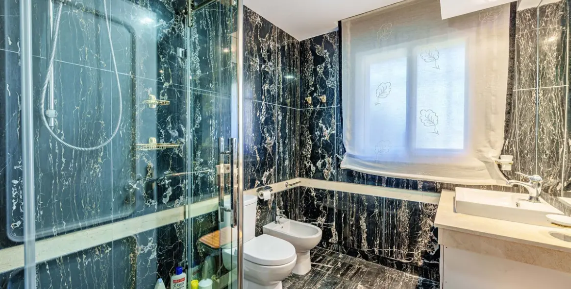 Sale of detached villa in Benamara 13