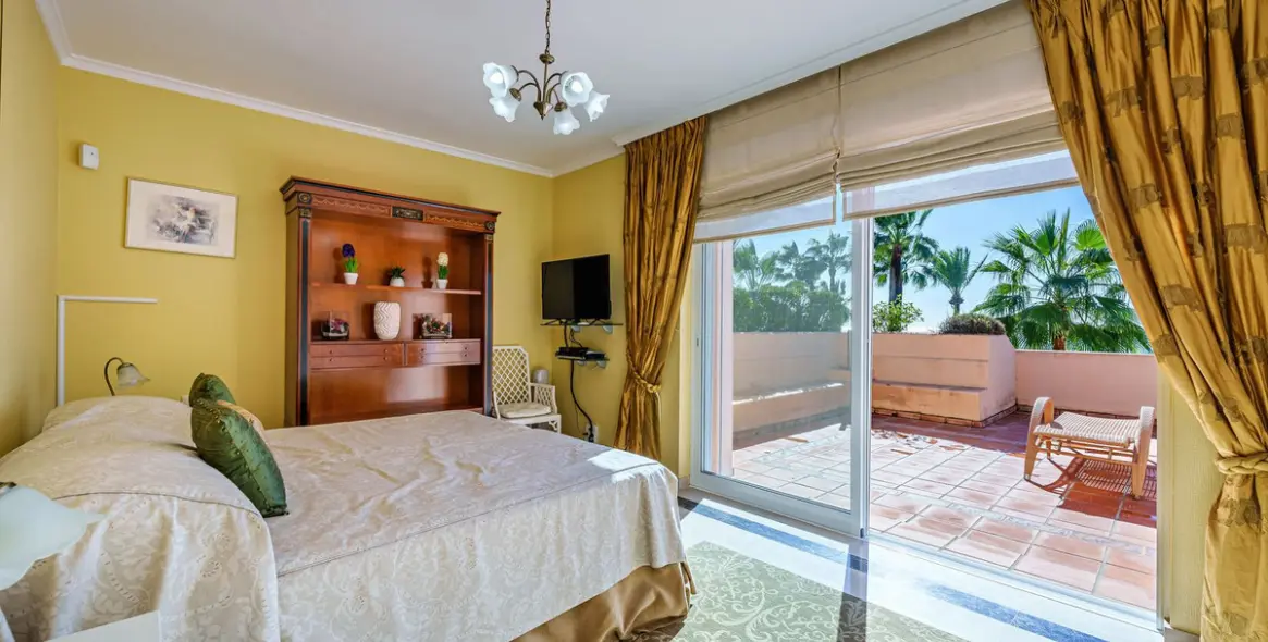 Sale of detached villa in Benamara 19