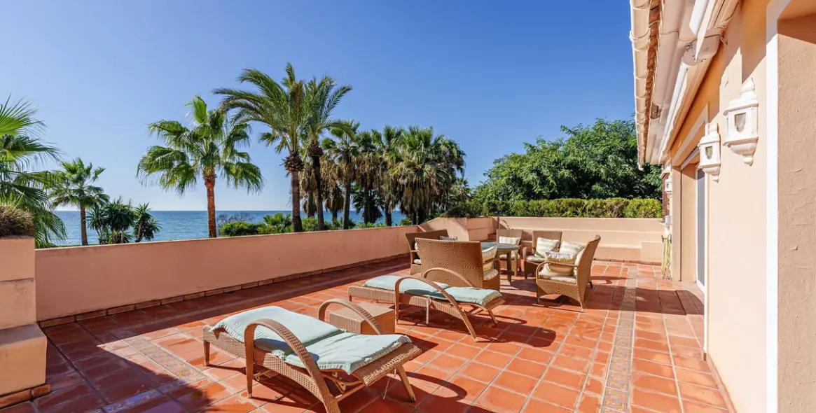 Sale of detached villa in Benamara 21