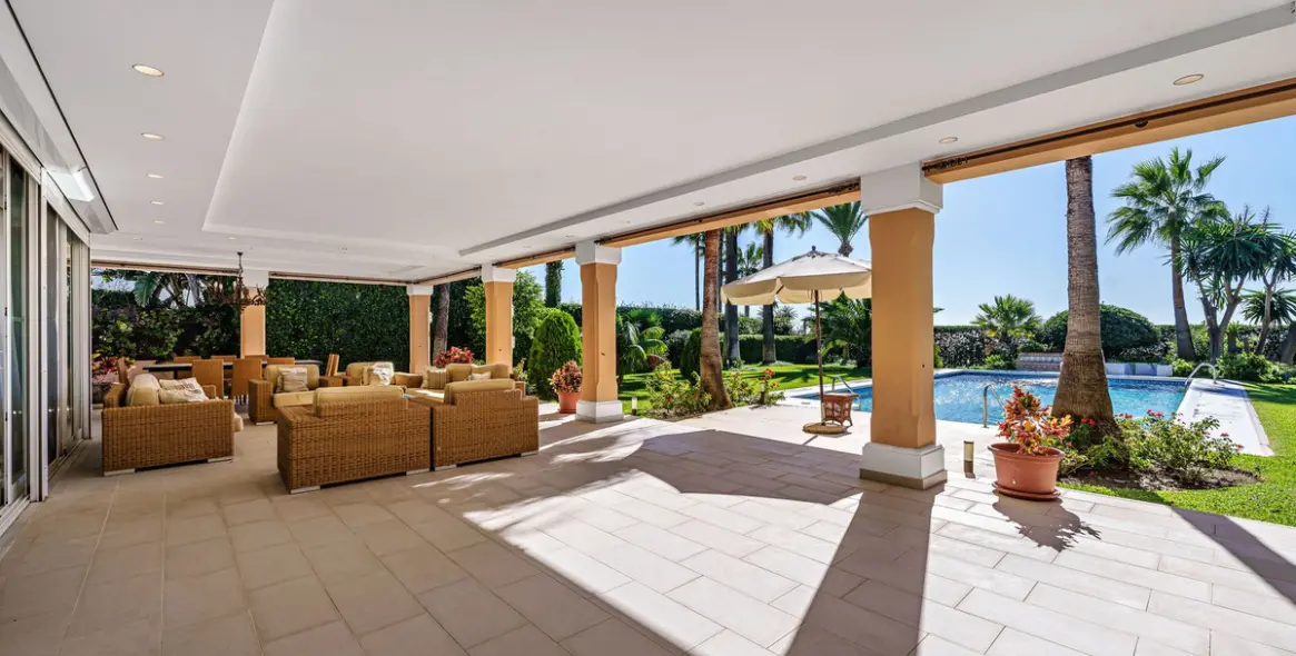 Sale of detached villa in Benamara 31