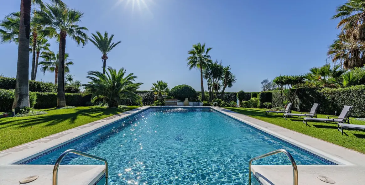 Sale of detached villa in Benamara 33