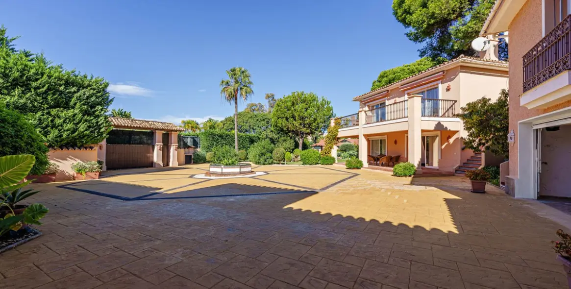 Sale of detached villa in Benamara 39