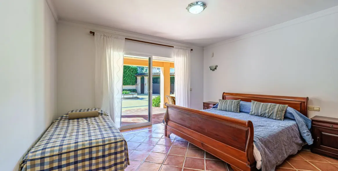 Sale of detached villa in Benamara 47