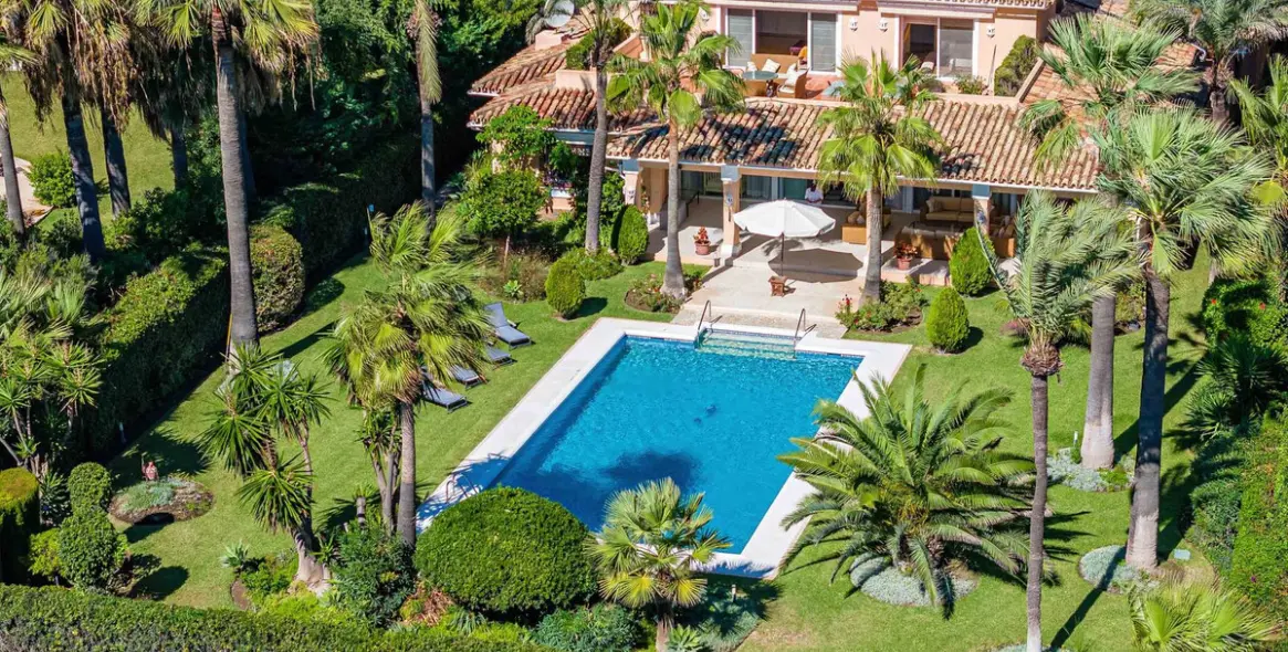 Sale of detached villa in Benamara 56