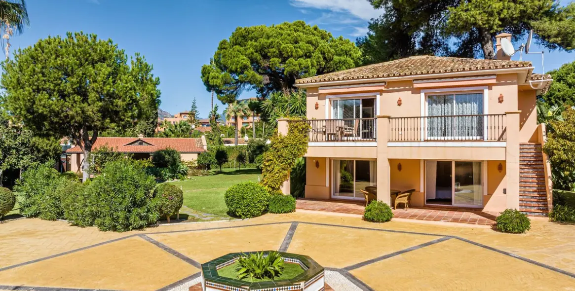 Sale of detached villa in Benamara 60