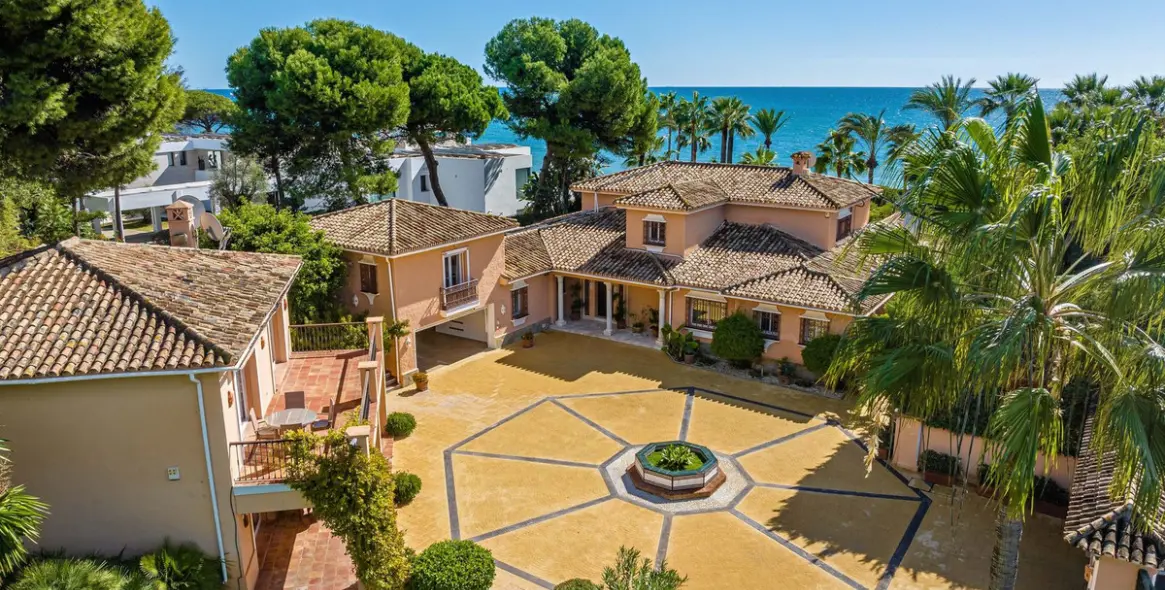 Sale of detached villa in Benamara 62