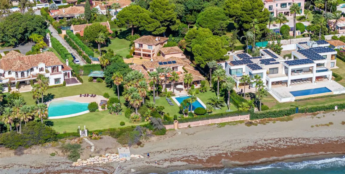 Sale of detached villa in Benamara 68