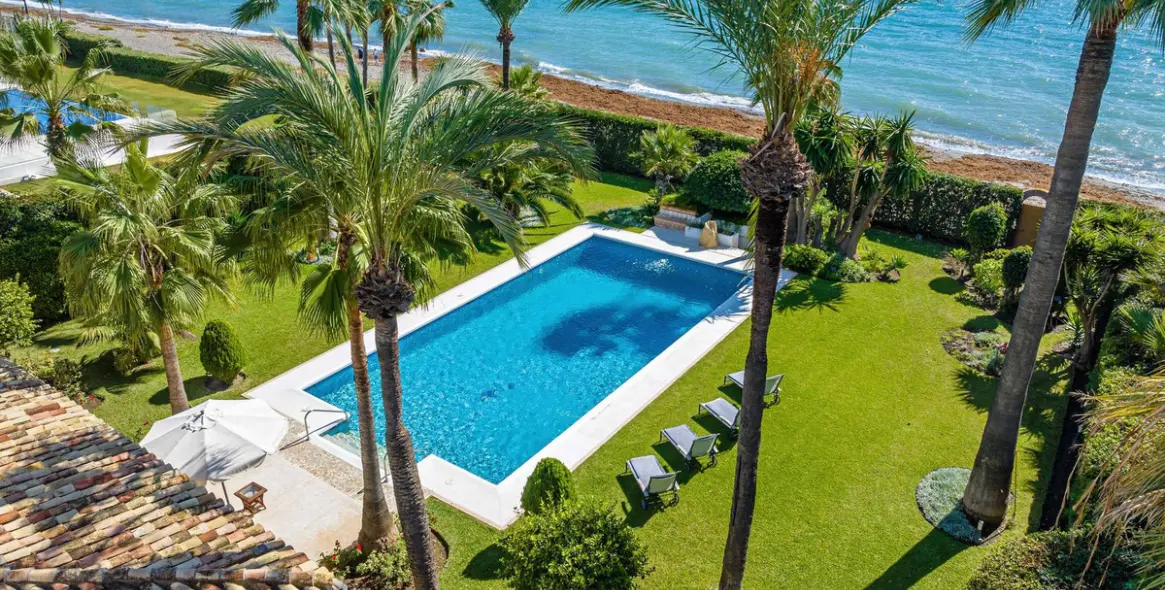 Sale of detached villa in Benamara 71