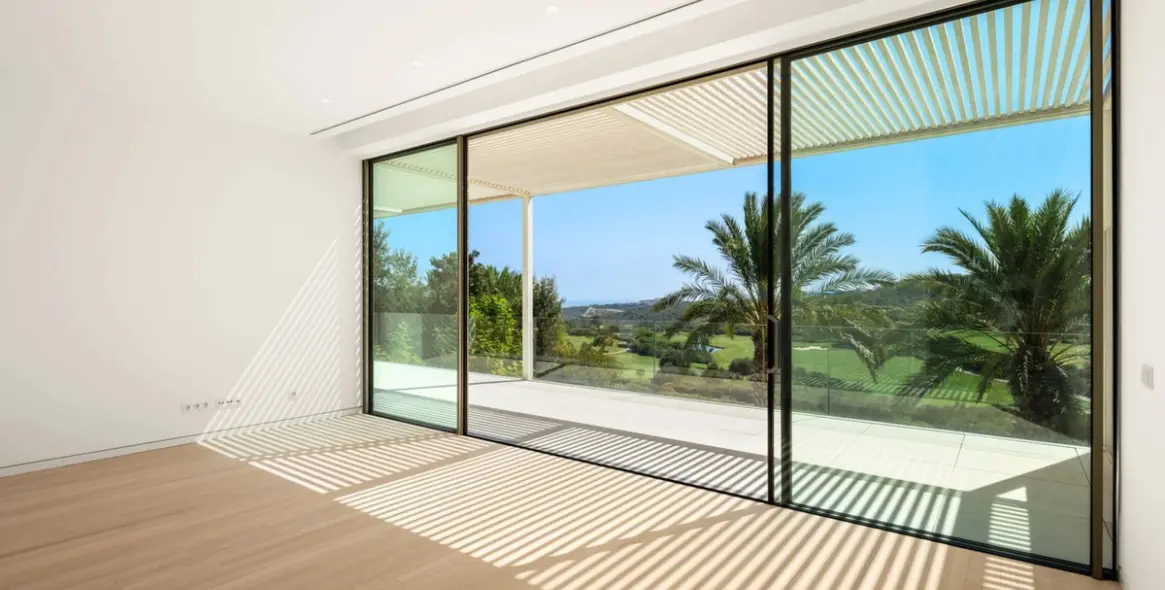 Sale of detached villa in Casares 17
