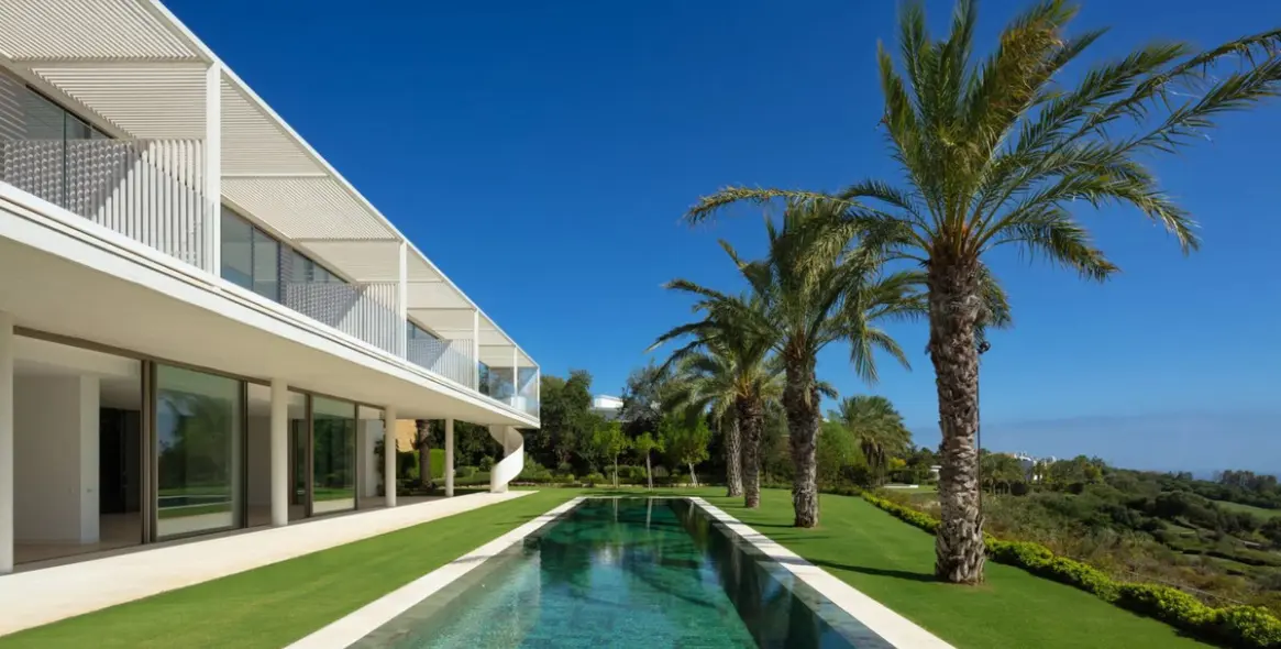 Sale of detached villa in Casares 34