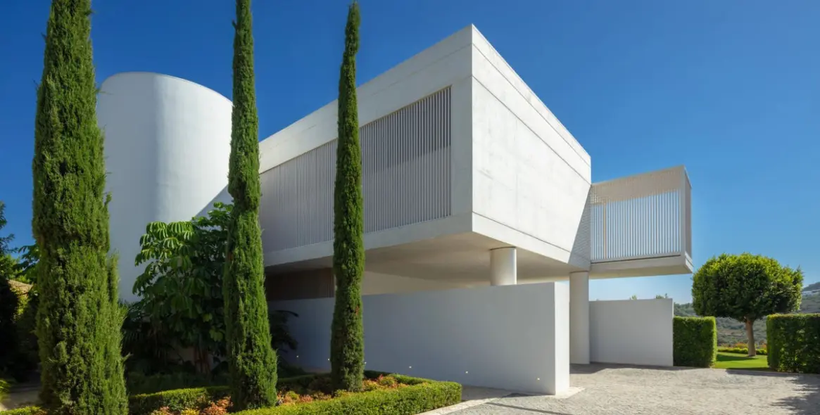 Sale of detached villa in Casares 35