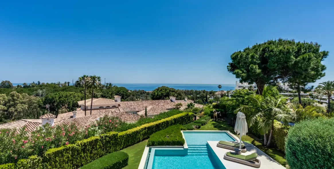 Sale of detached villa in The Golden Mile 3