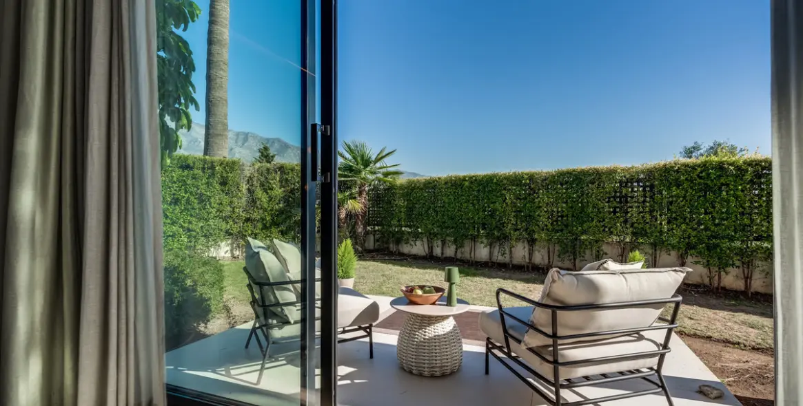 Sale of detached villa in The Golden Mile 18