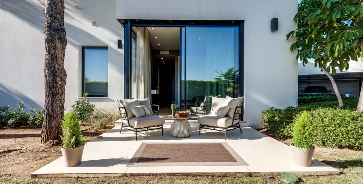 Sale of detached villa in The Golden Mile 19
