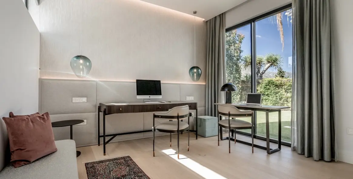 Sale of detached villa in The Golden Mile 20