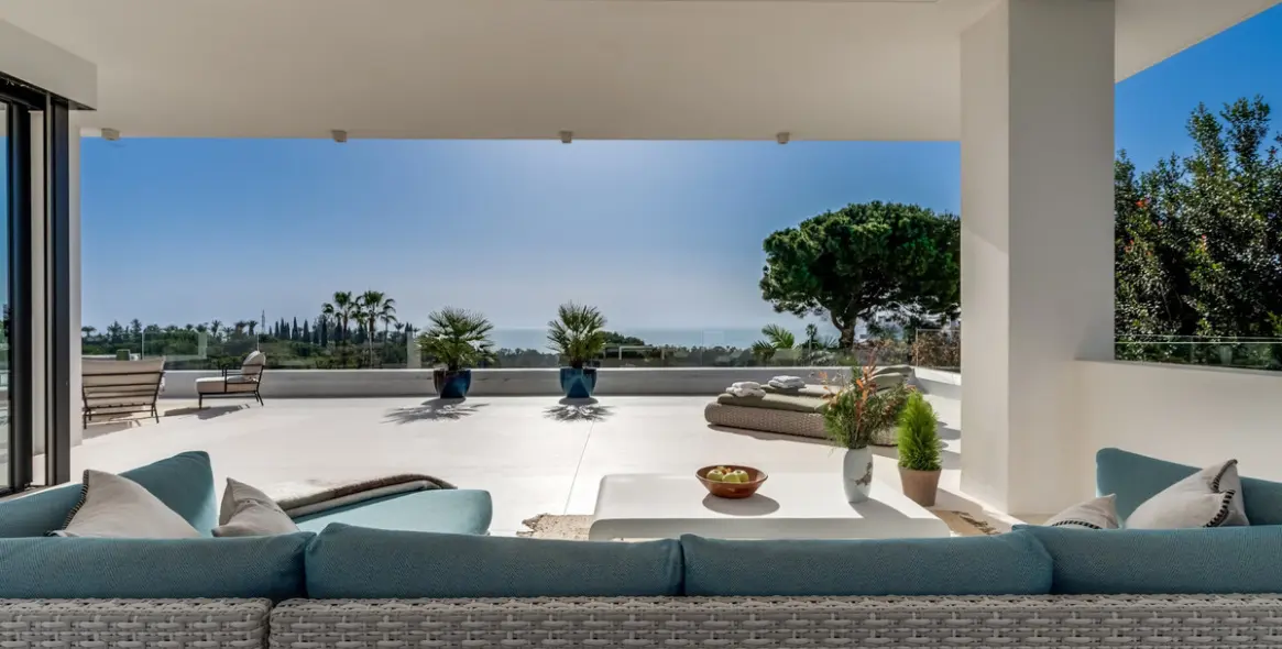 Sale of detached villa in The Golden Mile 29