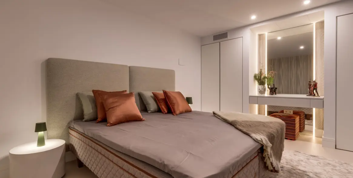 Sale of detached villa in The Golden Mile 41