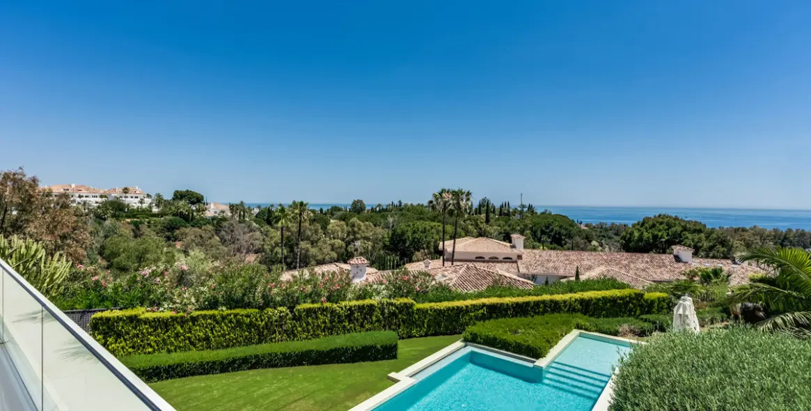 Sale of detached villa in The Golden Mile 54