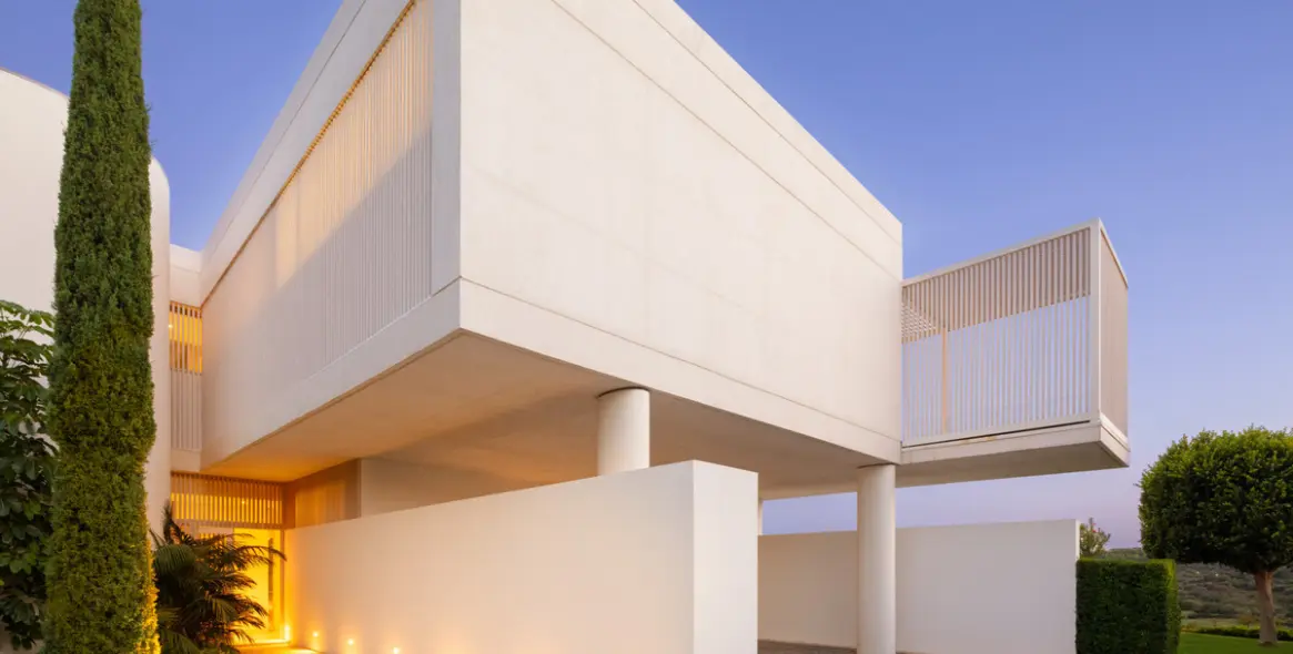 Sale of detached villa in Casares 23