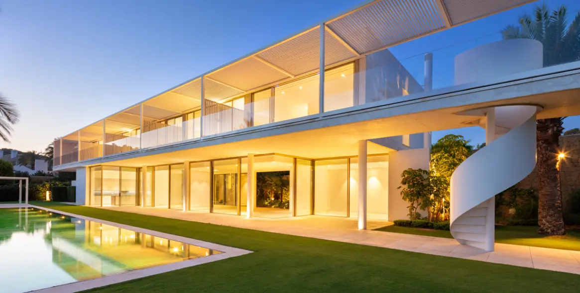 Sale of detached villa in Casares 26