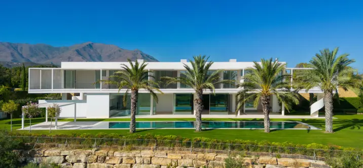 Продажа  отдельно стоящей виллы в Casares 0