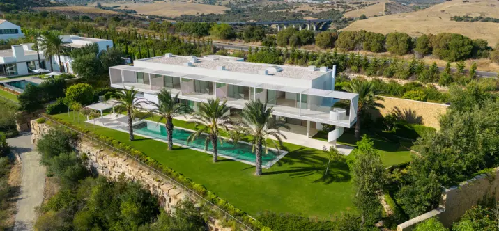 Продажа  отдельно стоящей виллы в Casares 1