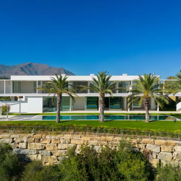 Sale of detached villa in Casares