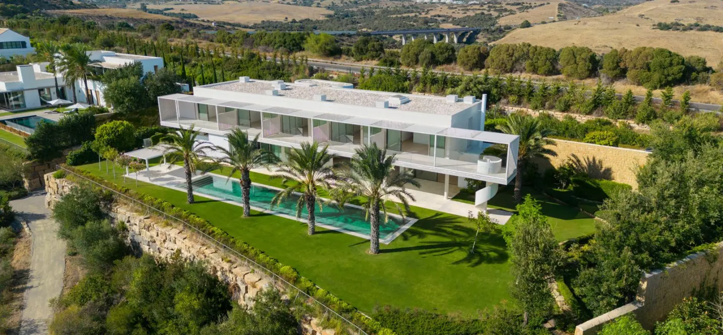 Sale of detached villa in Casares 1