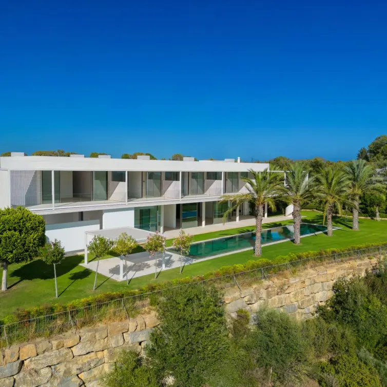 Sale of detached villa in Casares