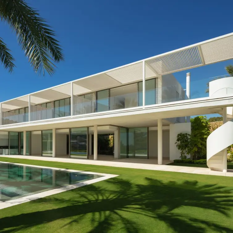 Sale of detached villa in Casares