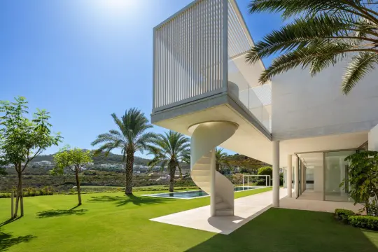 Image 9 thumb