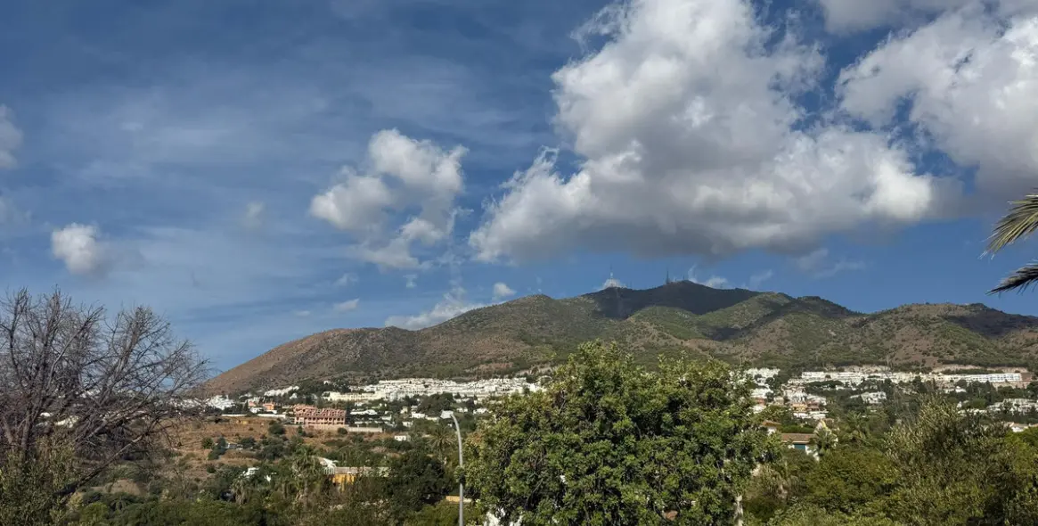 Продажа  жилого участка в Benalmadena 2