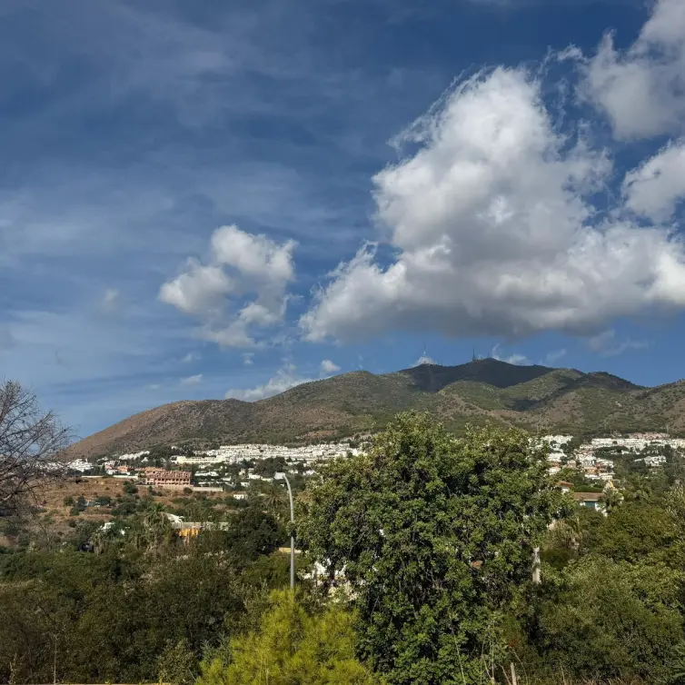 Продажа  жилого участка в Benalmadena