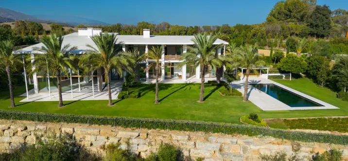 Продажа  отдельно стоящей виллы в Casares 1