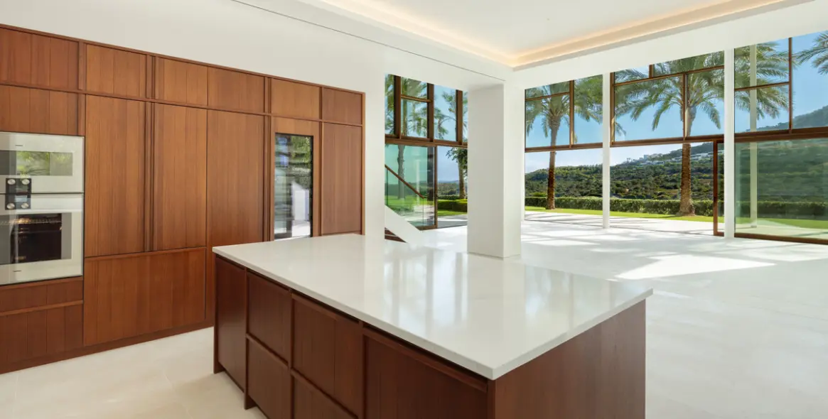 Продажа  отдельно стоящей виллы в Casares 10