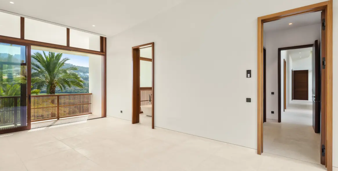 Продажа  отдельно стоящей виллы в Casares 18