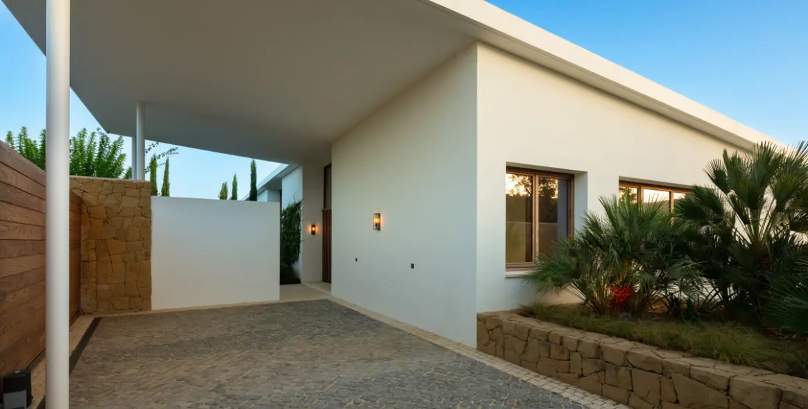 Продажа  отдельно стоящей виллы в Casares 20