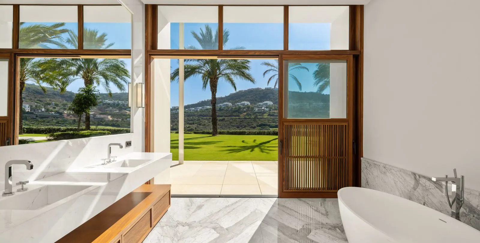 Venta de villa independiente en Casares 13