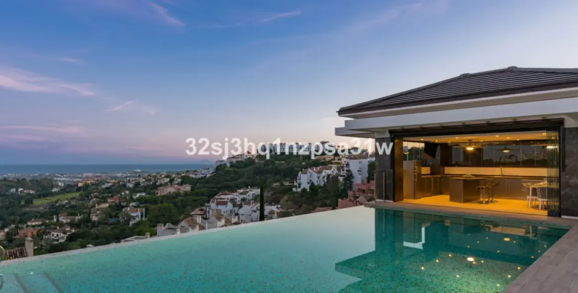 Продажа  отдельно стоящей виллы в Benahavís (район Benahavís) 1