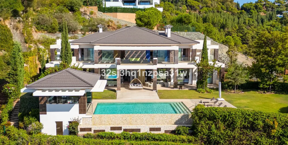 Продажа  отдельно стоящей виллы в Benahavís (район Benahavís) 2