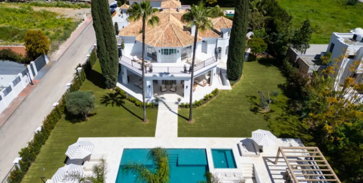 Sale of detached villa in Nueva Andalucía 2