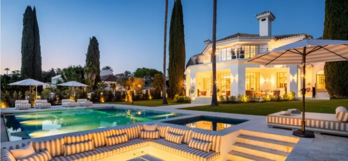 Venta de villa independiente en Nueva Andalucía 2